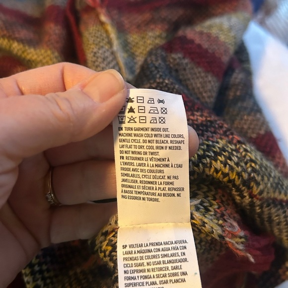 Southwestern Patterned Hooded Poncho - Picture 6 of 6